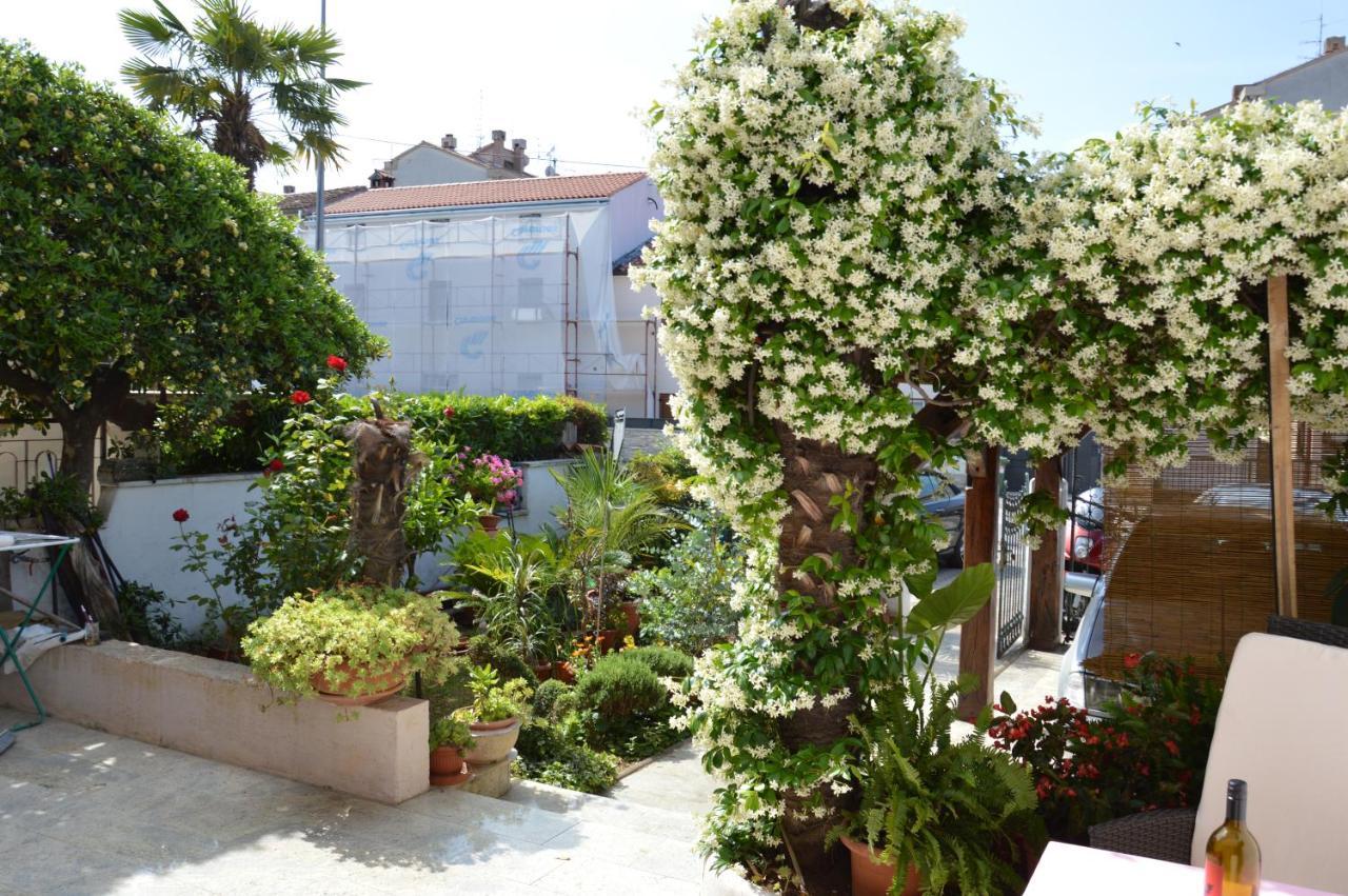 Apartments Zita Porec Exterior photo